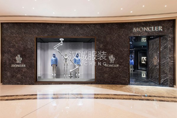 户外运动装备品牌MONCLER