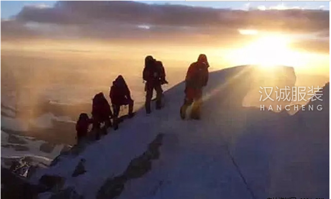 这场攀登版的《致青春》，你一定要看