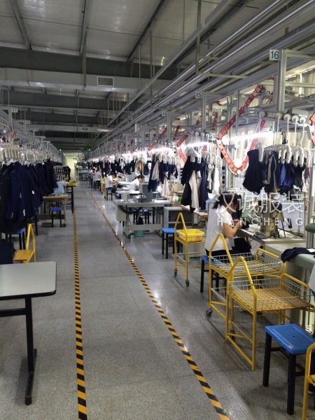 国内的服装鞋帽企业做梦都想转型：现在打算先从C2M开始