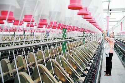 服装产业前三季度运作呈新趋势 产业结构“洗牌”重组