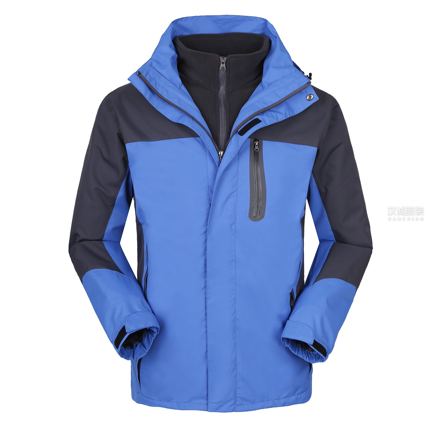 冲锋衣怎么洗？冲锋衣能用洗衣机洗吗？事实上，冲锋衣的面料是采用特殊材质制作，和普通的衣服不一样。如果就这么直接像普通衣服一样洗涤，那么会大大地降低冲锋衣的食用寿命，经过多次的胡乱洗涤，你会发现怎么我的冲锋衣不防水了？